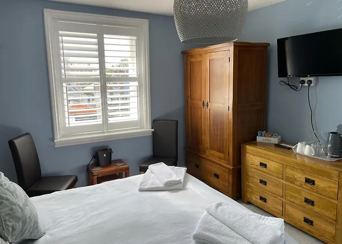 Lantana Guest House