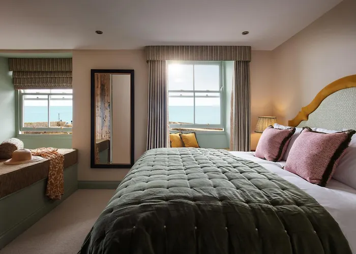 Pier House