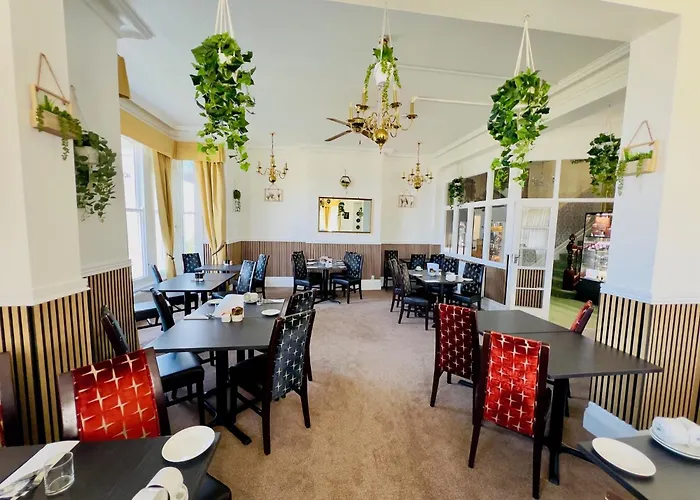 Four Oaks Hotel