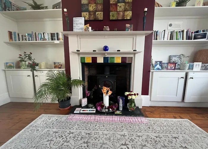 Rie'S Retreat- The Gold Room