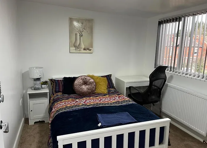 Spacious 5Br House Sleeps 10 Beeston 