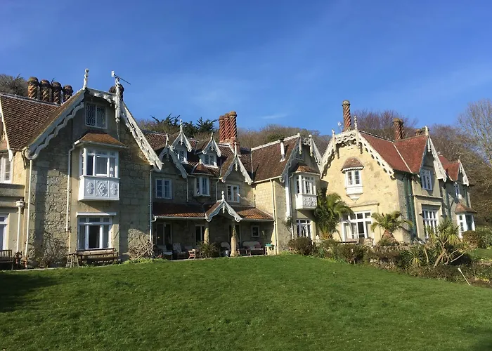 Lisle Combe