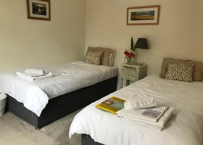 Rie'S Retreat- The Gold Room