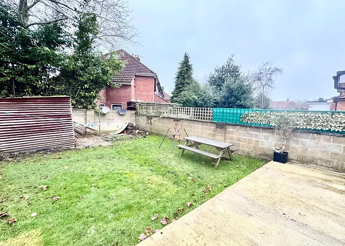 Recently Fully Refurbished --January 2026-- Private En-Suite Room With Brand-New Bathroom And Private Entrance Oxford