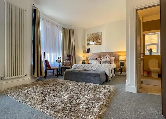 Oyo The Chatwal Boutique Hotel