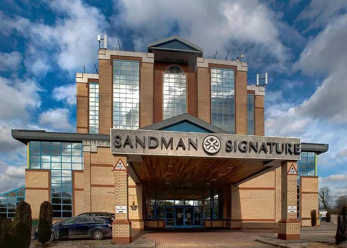 Sandman Signature London Gatwick Hotel