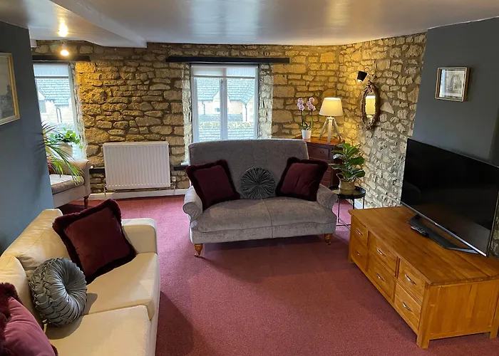 Broadlands (Adults Only)