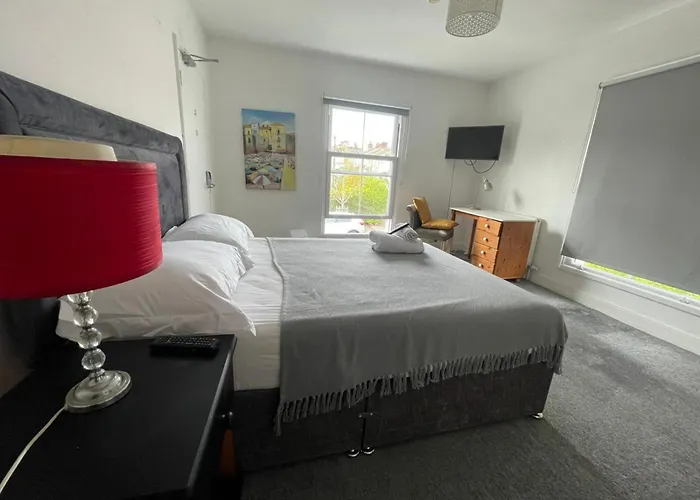 Golden Triangle Rooms
