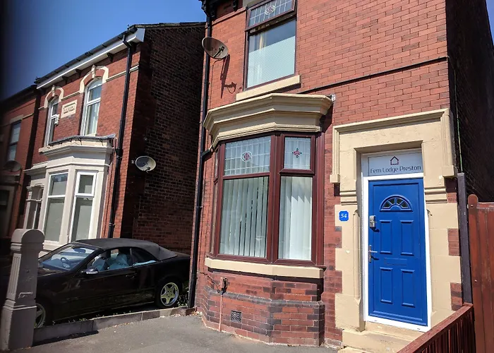 4 Bedroom House At Fern Lodge Preston Serviced Accommodation - Free Wifi & Parking