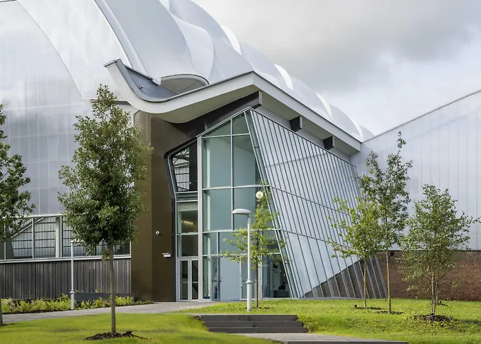 Courtyard By Marriott Edinburgh West