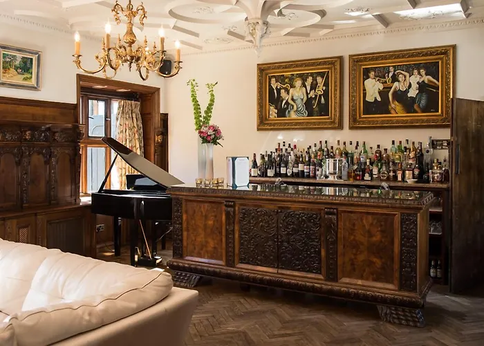 Hillbark Hotel Wirral
