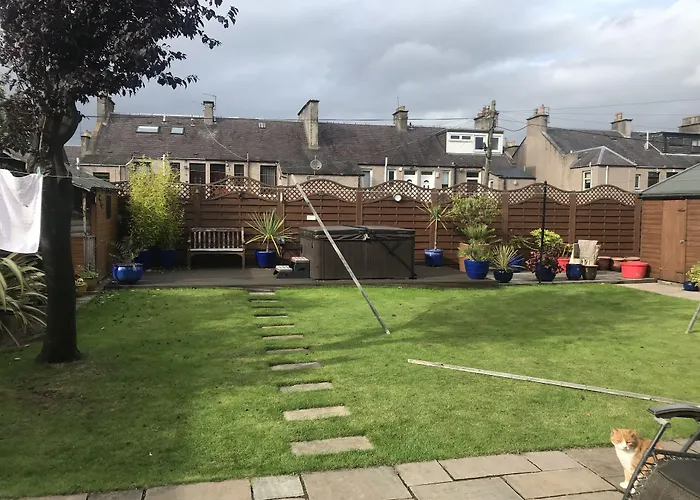 Dunclutha Guest House Leven 
