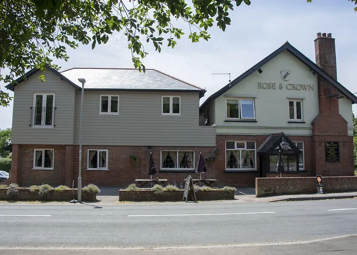 Rose And Crown Hotel Lytchett Matravers