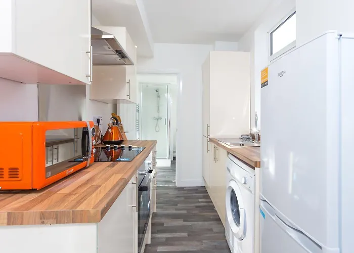 Townhouse @ 76 Clare Street Stoke Hotel