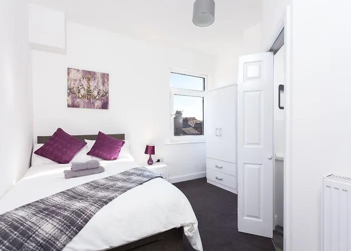 Townhouse @ 76 Clare Street Stoke Hotel