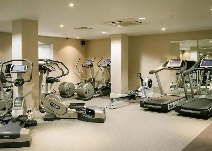 The White House - Off-Site Health Club & Spa 2 Minute Walk Away