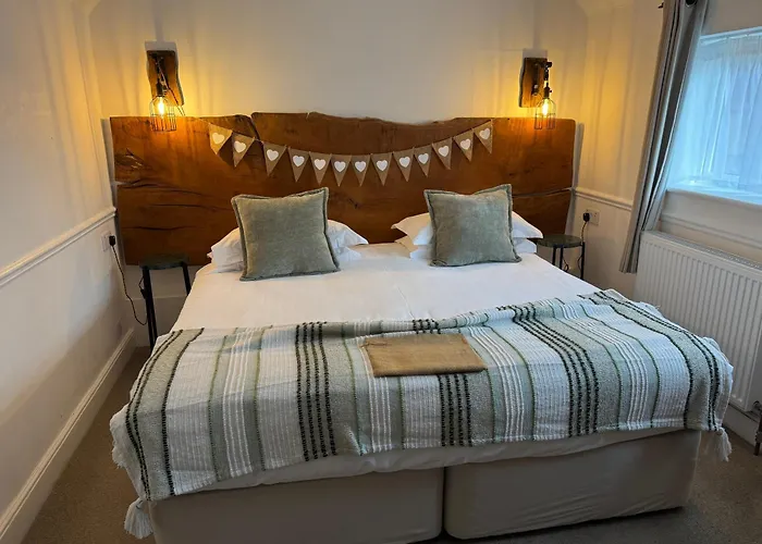 Cottage Lodge Hotel