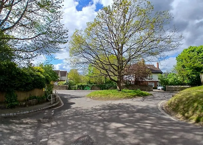 Tree Hotel At Iffley Oxford