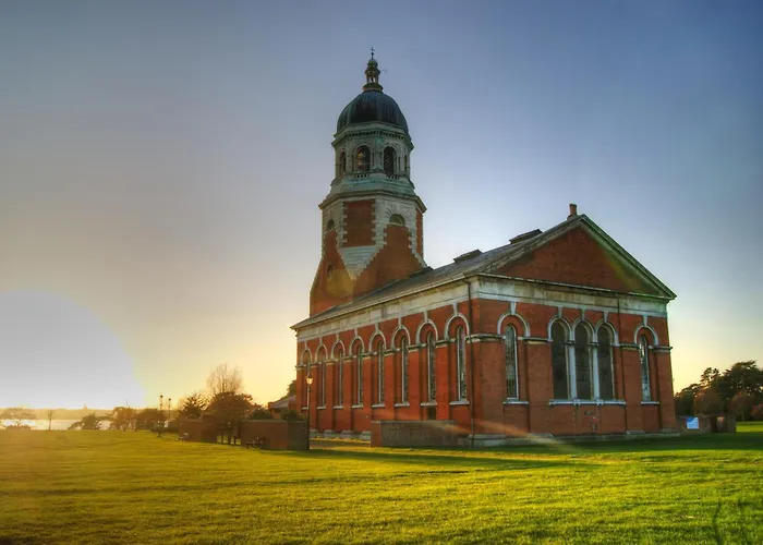 Settle Southampton - Stylish Self Check-In Rooms & Self Catering Suites