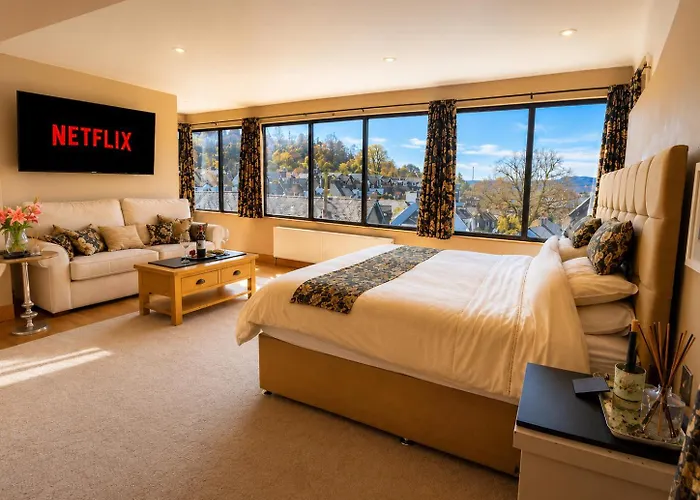 The Penthouse Bowness Tranquil Loft Jacuzzi Bath & Complimentary Cascades Spa Membership