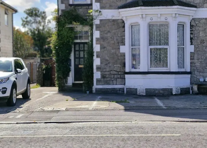 Holly Lodge