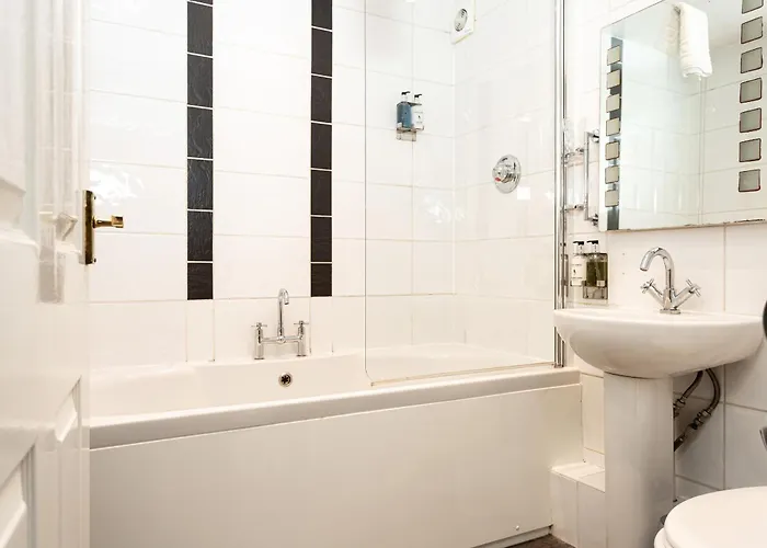 The Howbeck & The Retreat 5Min To Lake, Restaurants & To The Free Hydro Wellness Club Windermere