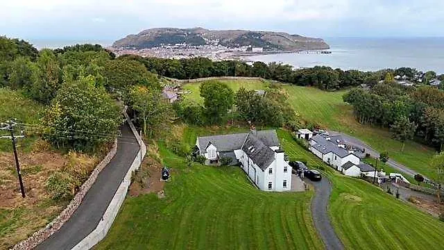 Bryn Goleu Bed & Breakfast