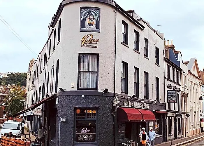 Town House Rooms