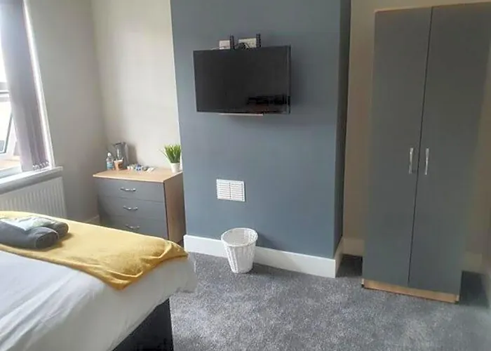 Townhouse @ 11 Nicholls Street Stoke Hotel