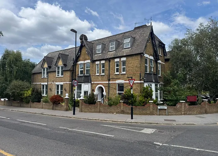 Kirkdale Hotel Croydon