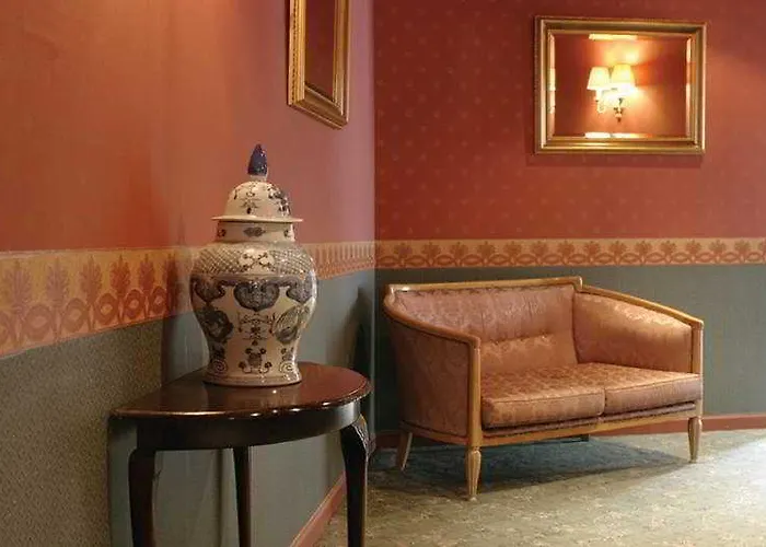Waterwheel Inn Hotel