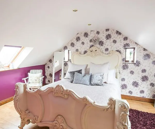 Farm View Hall Bed And Breakfast
