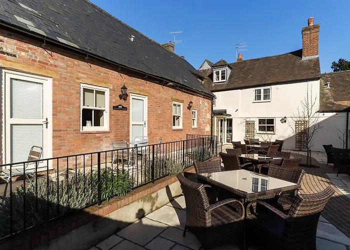 Greyhound Inn Wilton