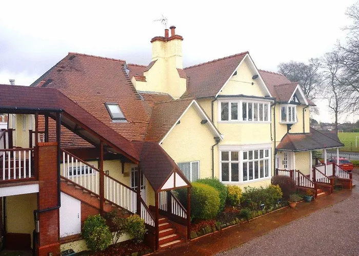 Alton Lodge
