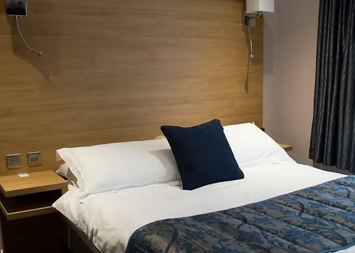 Five Mile Oxford Hotel
