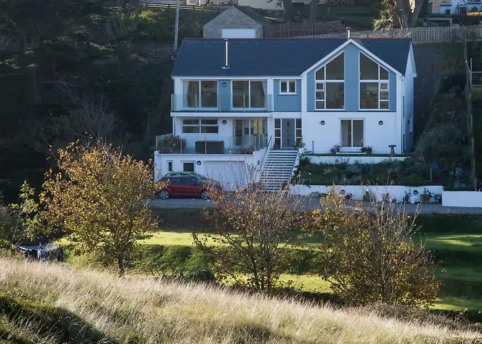 Holywell Bay B & B