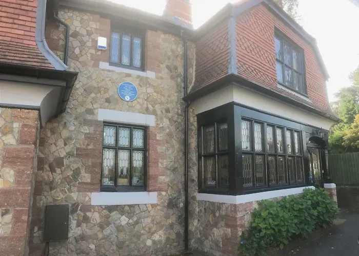 Ty Mynydd Lodge Cardiff