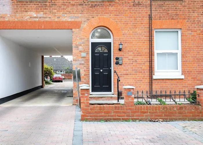 12 Helena Luxury Serviced Apartment Reading